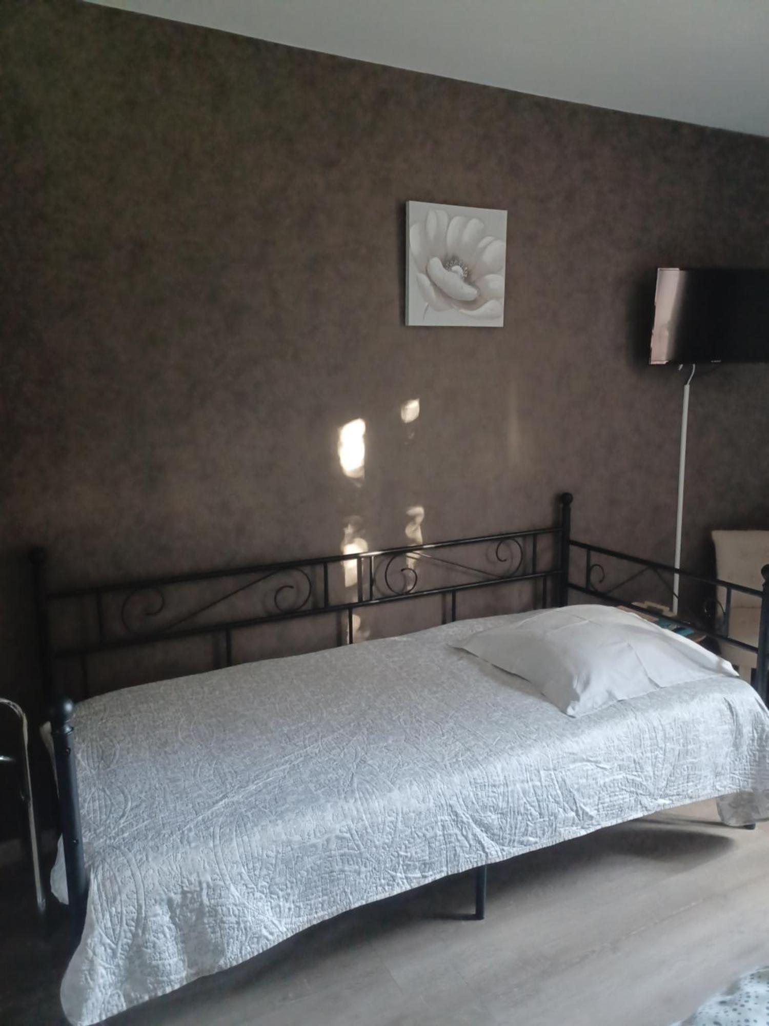 Hotel Chez Michel Et Michele Calan Esterno foto